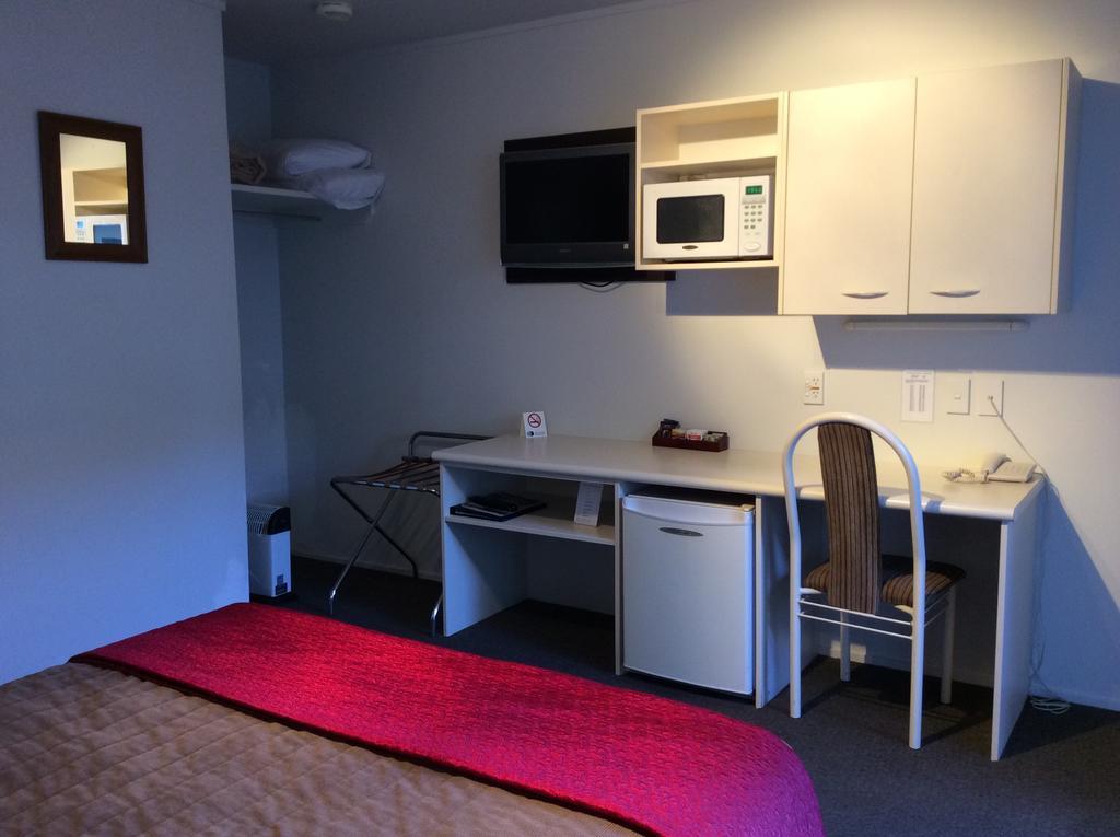 Marksman Motor Inn Wellington Room photo