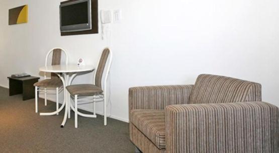 Marksman Motor Inn Wellington Room photo